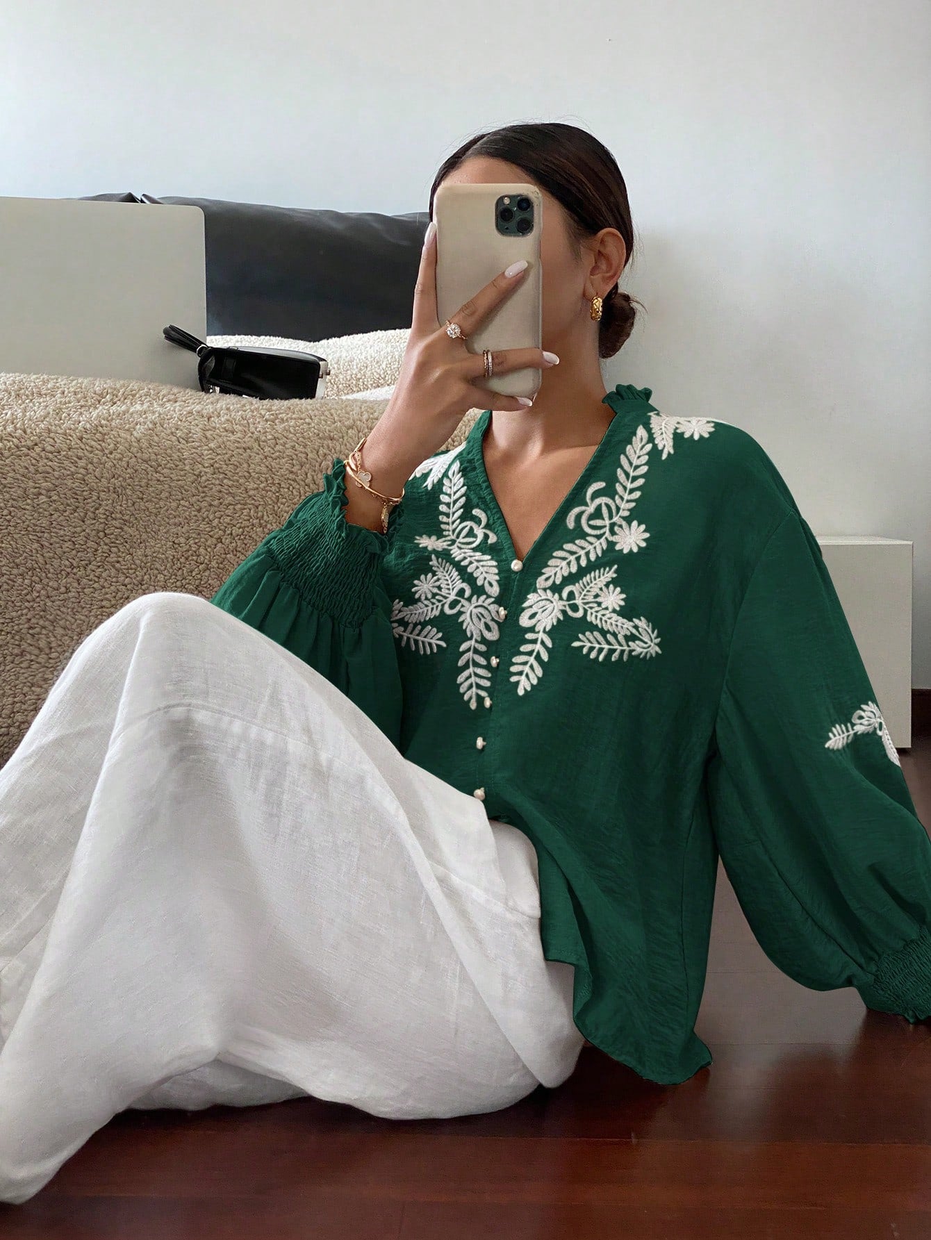 V neck Solid Color Machine Embroidery Pearl Single Breasted Lantern Long Sleeve Top